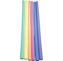 Flera poolnudlar av skum