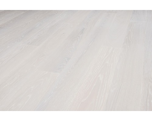 Massivt trägolv DALAFLODA BaronOak Milk slät 20x137x2000mm Installerad ljus trägolvplanka