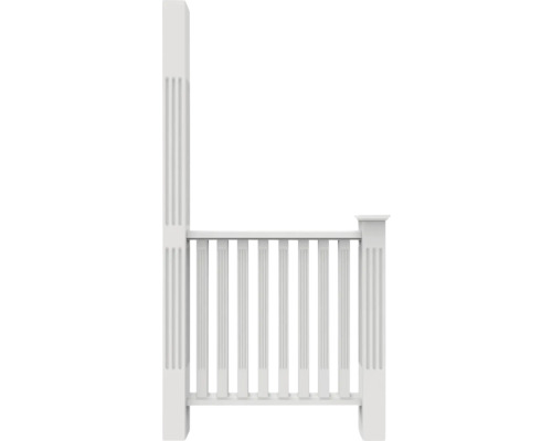 Vit terrassräcke med stolpar och fyllningar