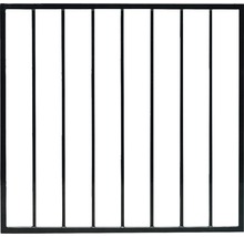 Metallstaket med vertikala ribbor