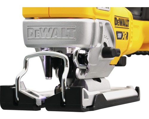 Detaljbild av en DeWalt-sticksåg, 18 volt.
