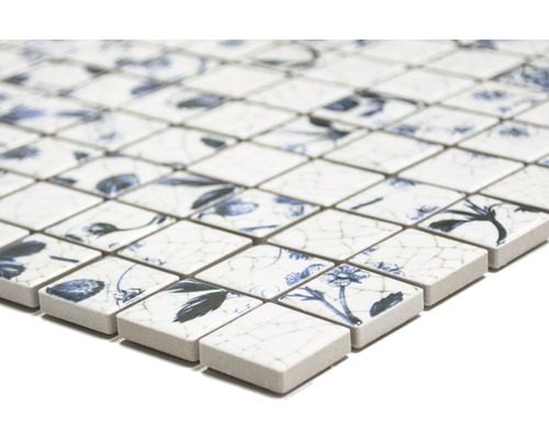 Mosaikplattor med blommönster