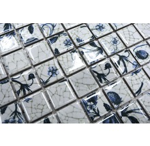 Keramiska mosaikplattor med blommönster