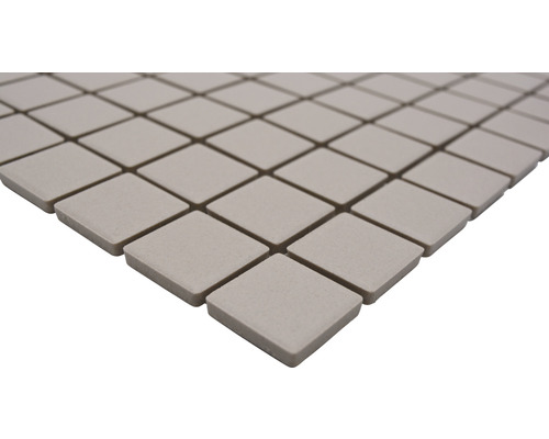 Fyrkantiga plattor av keramik