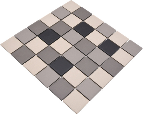 Mosaikplatta av keramik med fyrkantiga stenar