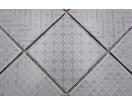 Kakel med olika geometriska mönster