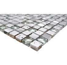 Fyrkantiga mosaikplattor av metall och glas