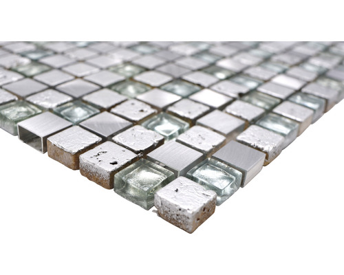 Fyrkantiga mosaikplattor av metall och glas