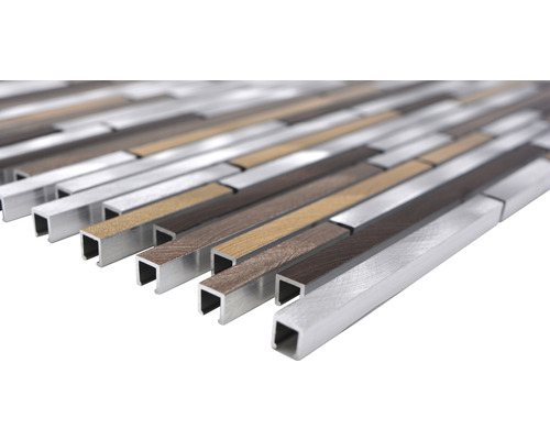 Mosaikplatta av aluminium och träutseende