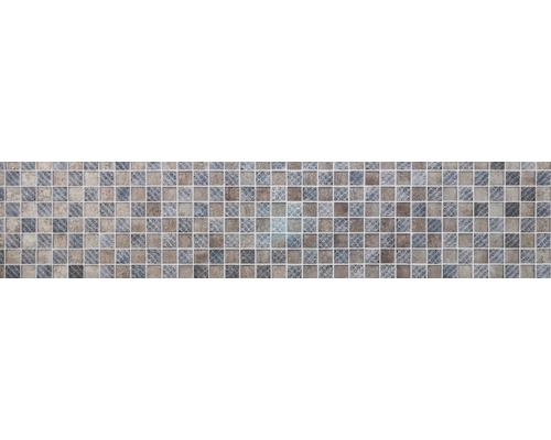 Mosaikplatta med små fyrkantiga stenar