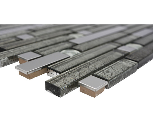 Mosaikplatta av glas och metall