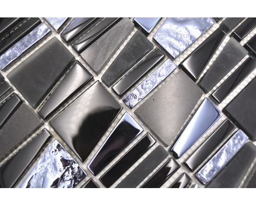 Mosaikplatta med olika former och ytor