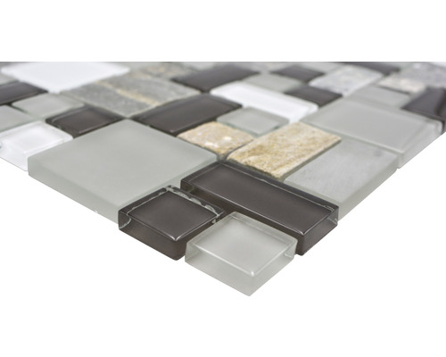 Mosaikplatta av glas och sten