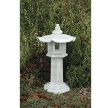 Trädgårdslampa av sten i japansk stil