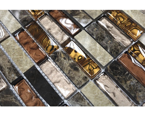 Mosaikplatta av glas och sten