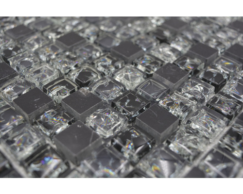 Mosaikplatta av glas och natursten