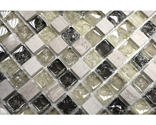 Mosaikplatta med fyrkantiga element av glas och sten