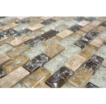Mosaikplatta av glas och natursten
