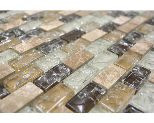 Mosaikplatta av glas och natursten