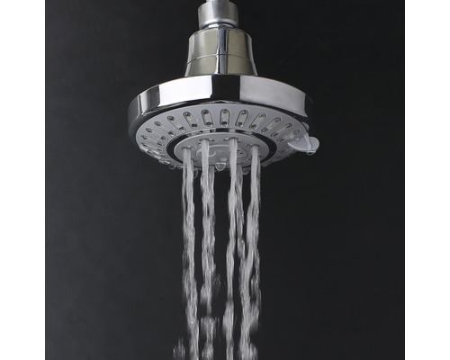 Duschhuvud med vattenstråle