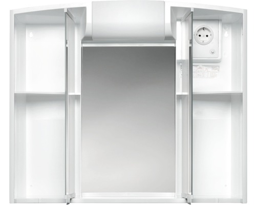 Öppet spegelskåp med eluttag och hyllor