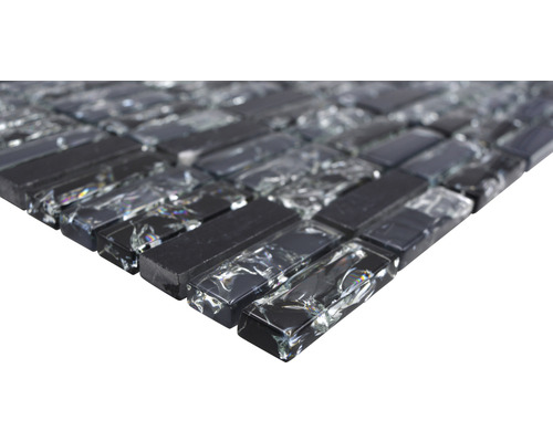 Mosaikplatta av glas och sten