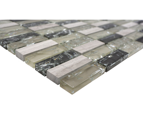 Mosaikplattor av glas och sten i rektangulärt format