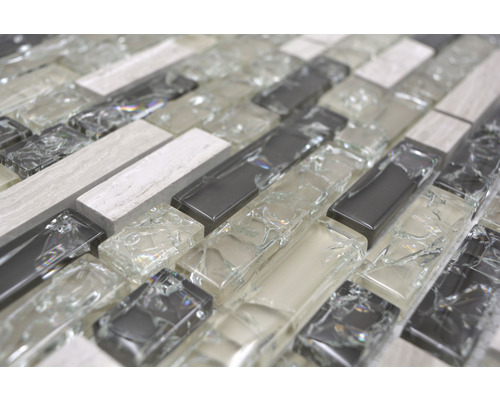 Mosaikplatta av glas och sten