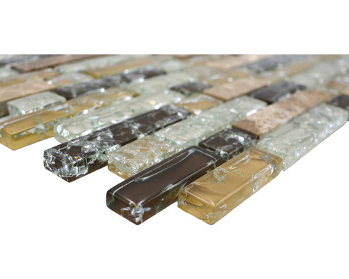 Mosaikplattor av glas och sten