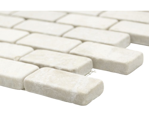 Mosaikplattor av sten, rektangulärt arrangerade