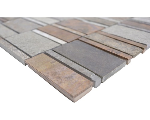 Mosaikplatta av natursten och metall