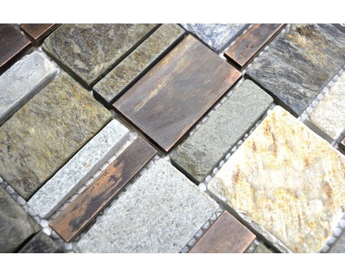 Mosaikplatta av natursten och metall