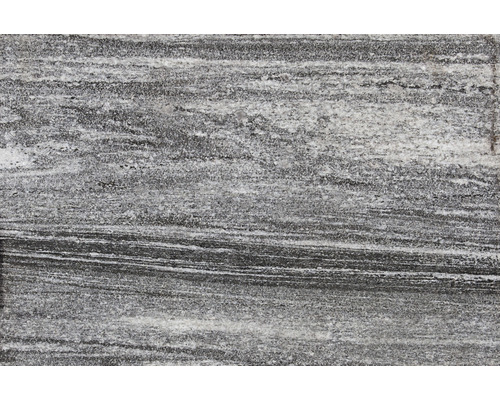 Närbild av en skifferplatta med horisontell ådring