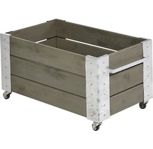 Trälåda med hjul och metallförstärkningar