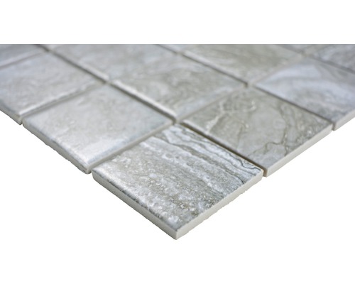 Keramisk mosaikplatta