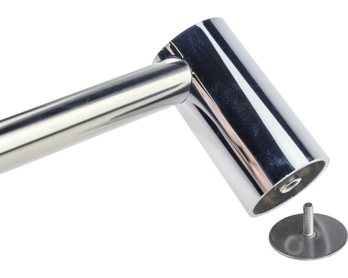 Detaljbild av en metallhandduksstång med monteringstillbehör