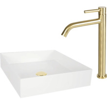 Fyrkantig tvättställsskål med guldfärgad blandare