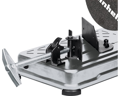 Einhell metallkapmaskin detaljvy av skruvstycke och slipskiva