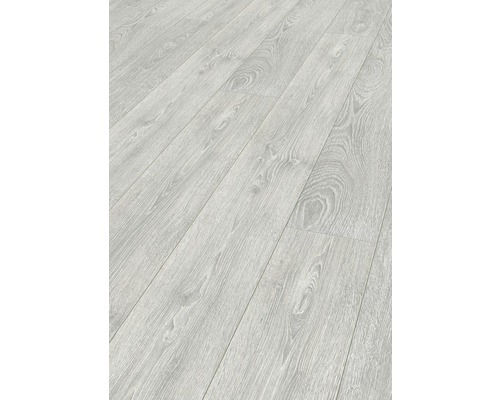 Ljust laminatgolv med träutseende