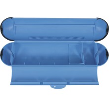 Öppen blå verktygslåda med fack för förvaring av verktyg