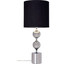 Bordslampa med svart lampskärm och förkromad fot