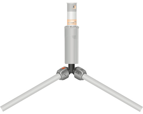 Trädgårdssprinkler på stativ för bevattning