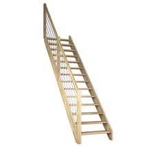Trätrappa med räcke
