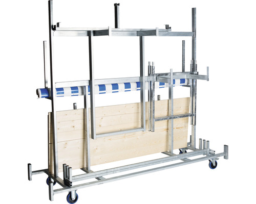 Transportvagn med träpanel och blå skyddsfilm