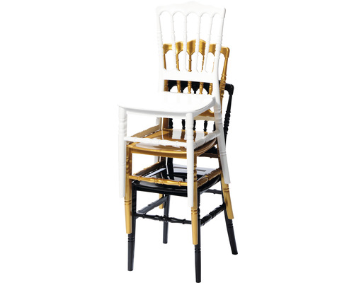 Stapel med tre stolar