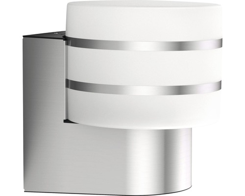 Vägglampa av metall med cylindrisk lampskärm