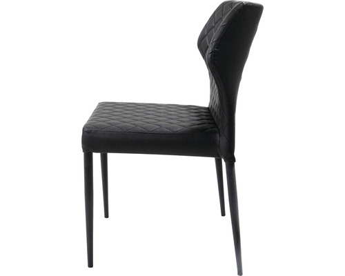 Vadderad stol med rutmönster och fyra ben