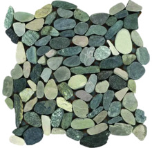 Mosaikmatta med flodstenar