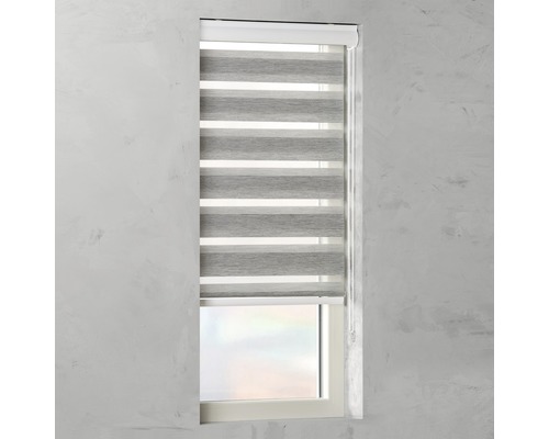 Fönster med gråvit duorollgardin för fönsterdekoration och ljusreglering