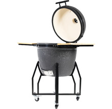 Keramisk grill med öppet lock och sidohyllor på hjul
